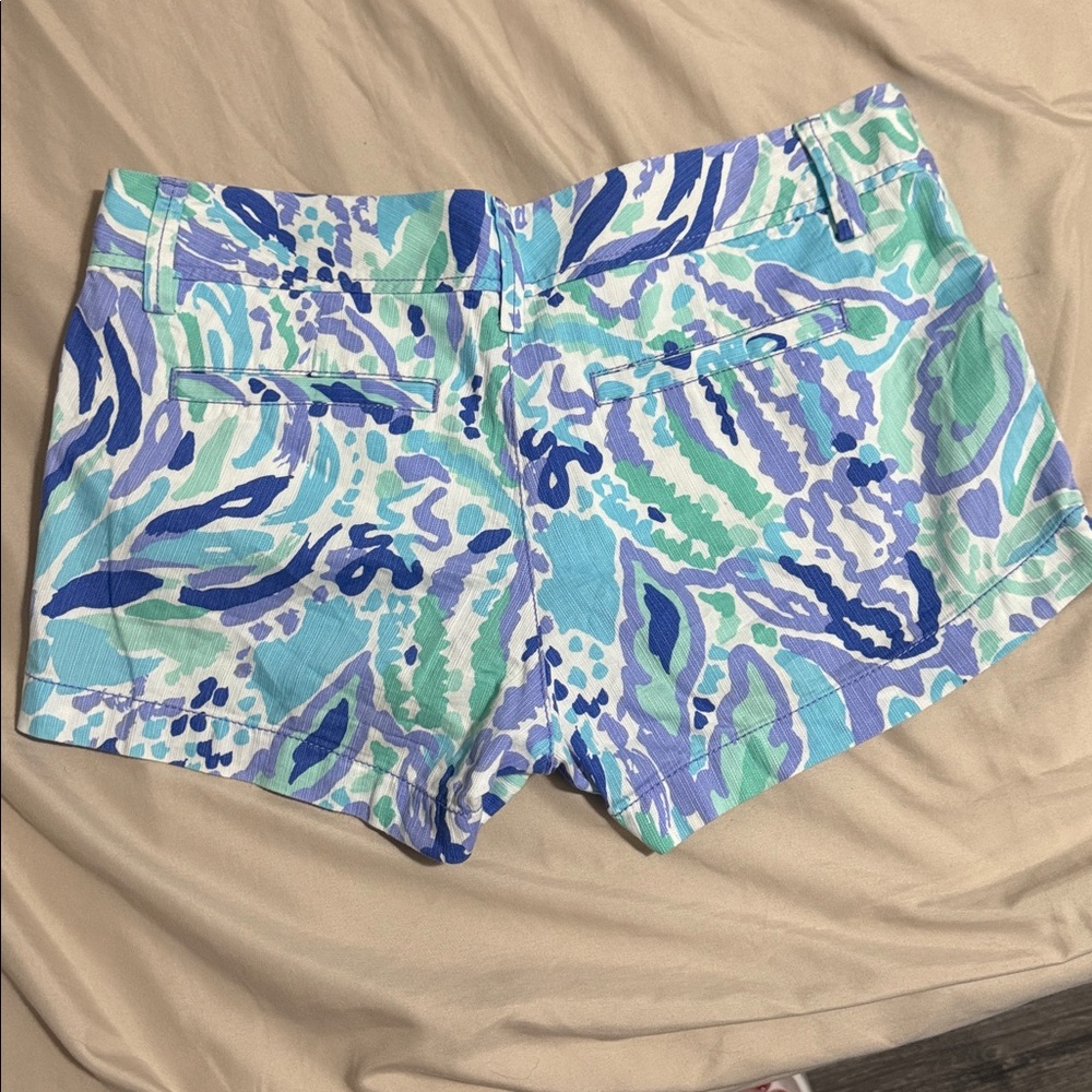 Lilly Pulitzer The Walsh Shorts - Picture 2 of 4